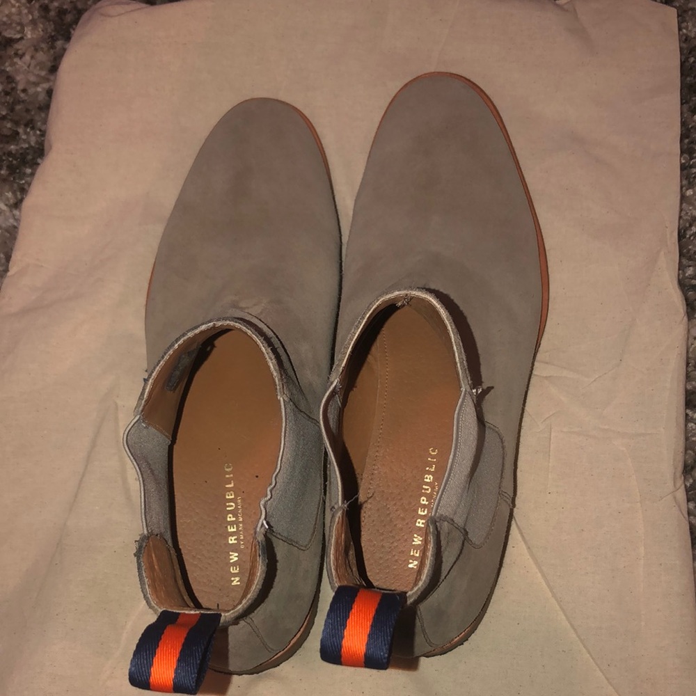 New Republic Chelsea suede beige boots